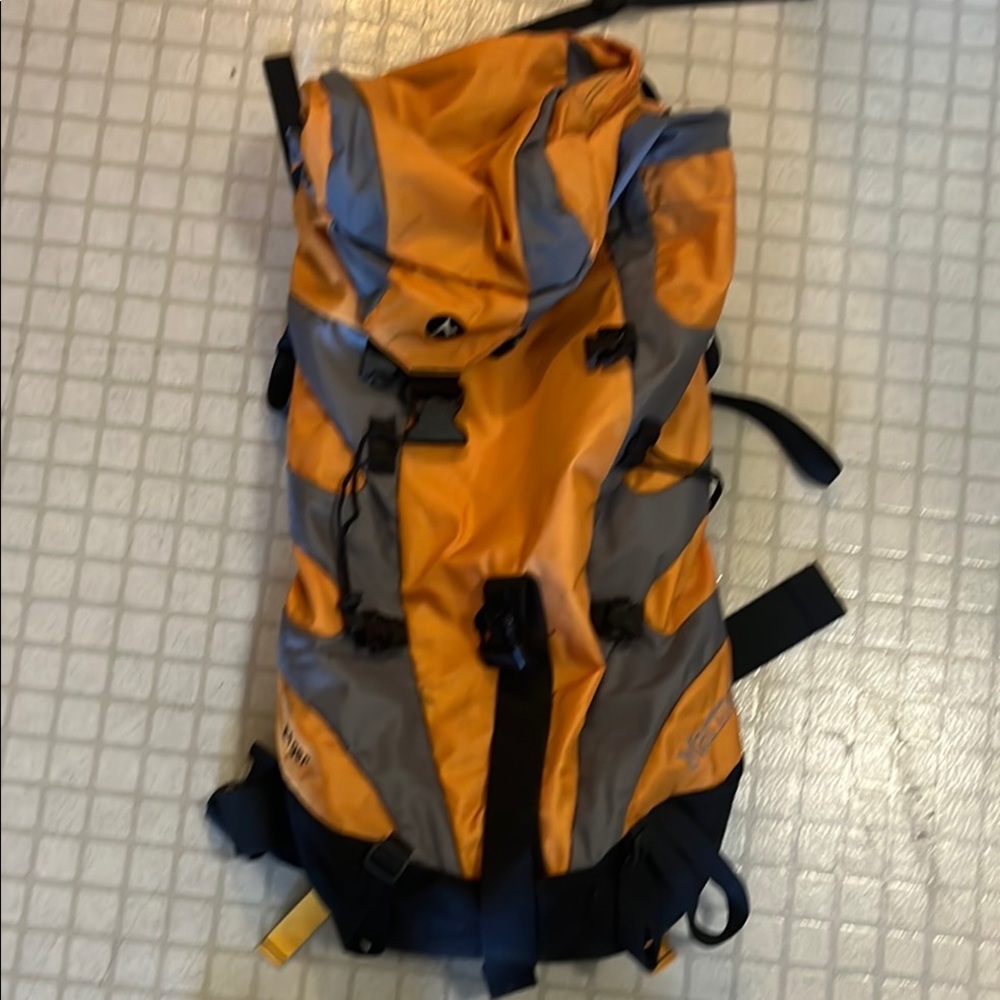 Vibrant Orange and Gray Backpack marmot eiger 40 liter?